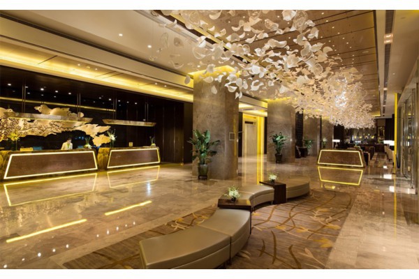 漫步山城，一泡足浴，养生又放松！