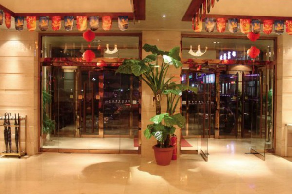 “重庆style染发按摩，养生新时尚体验”